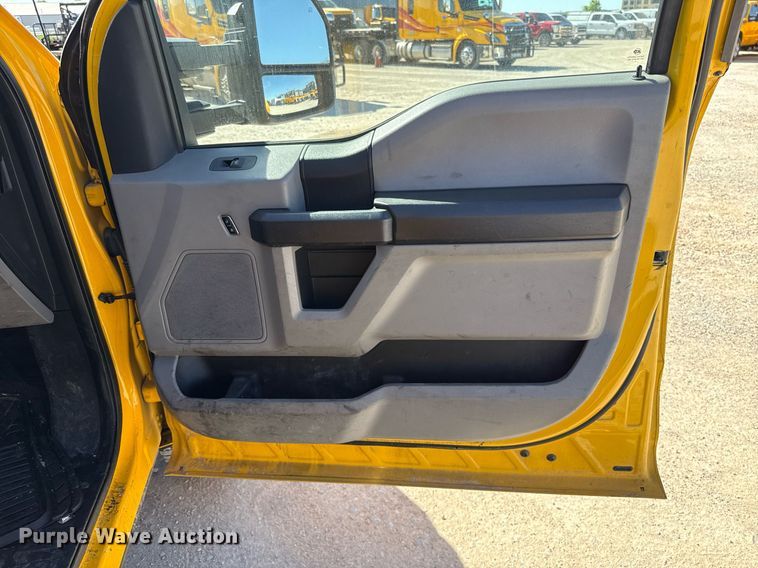 image for item EJ4527 2018 Ford F350 Super Duty XL utility bed pickup truck