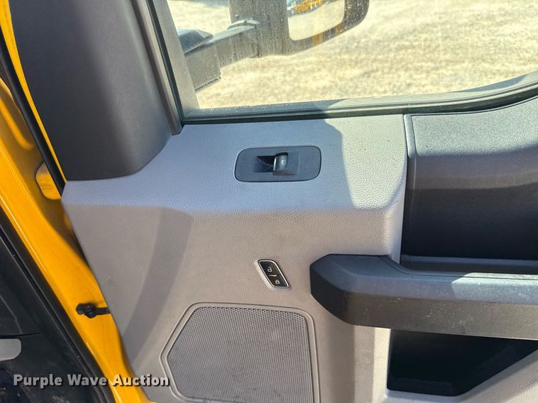 image for item EJ4527 2018 Ford F350 Super Duty XL utility bed pickup truck