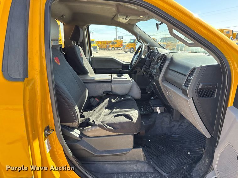 image for item EJ4527 2018 Ford F350 Super Duty XL utility bed pickup truck