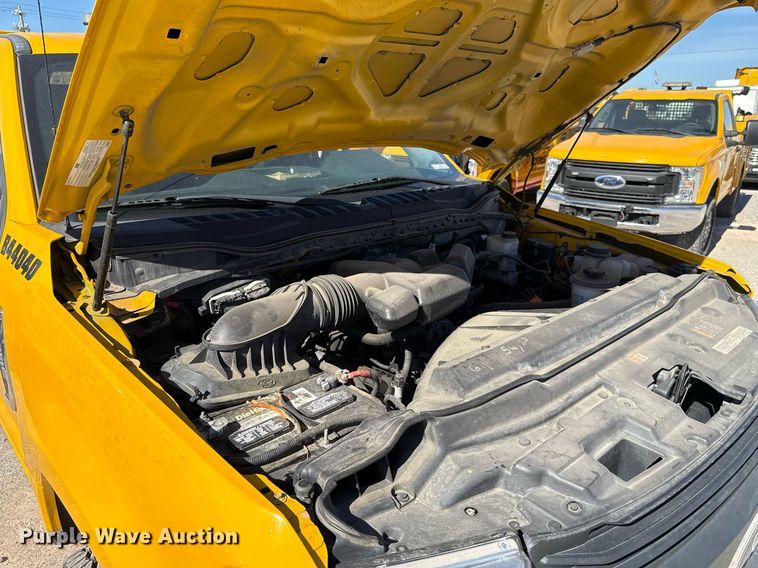 image for item EJ4527 2018 Ford F350 Super Duty XL utility bed pickup truck