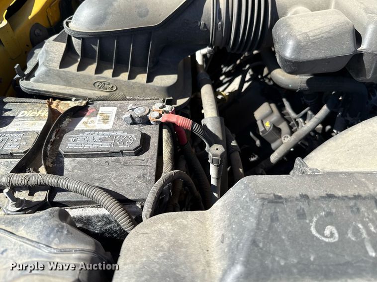 image for item EJ4527 2018 Ford F350 Super Duty XL utility bed pickup truck