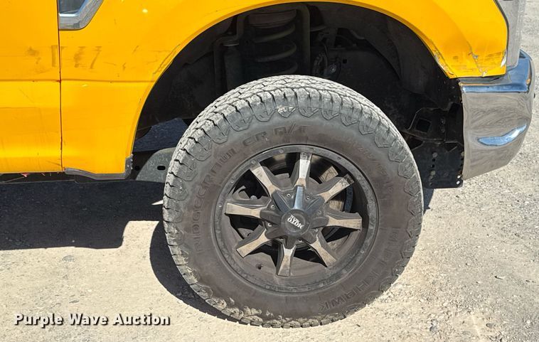 image for item EJ4527 2018 Ford F350 Super Duty XL utility bed pickup truck