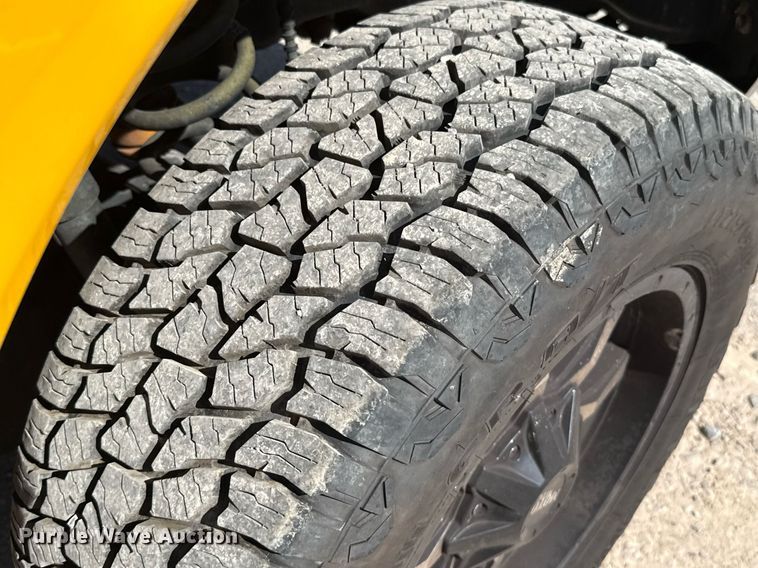 image for item EJ4527 2018 Ford F350 Super Duty XL utility bed pickup truck