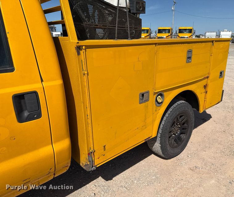 image for item EJ4528 2015 Ford F350 Super Duty XL utility bed pickup truck