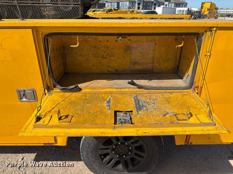 image for item EJ4528 2015 Ford F350 Super Duty XL utility bed pickup truck