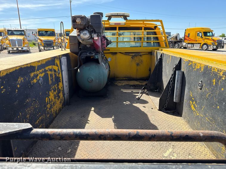 image for item EJ4528 2015 Ford F350 Super Duty XL utility bed pickup truck