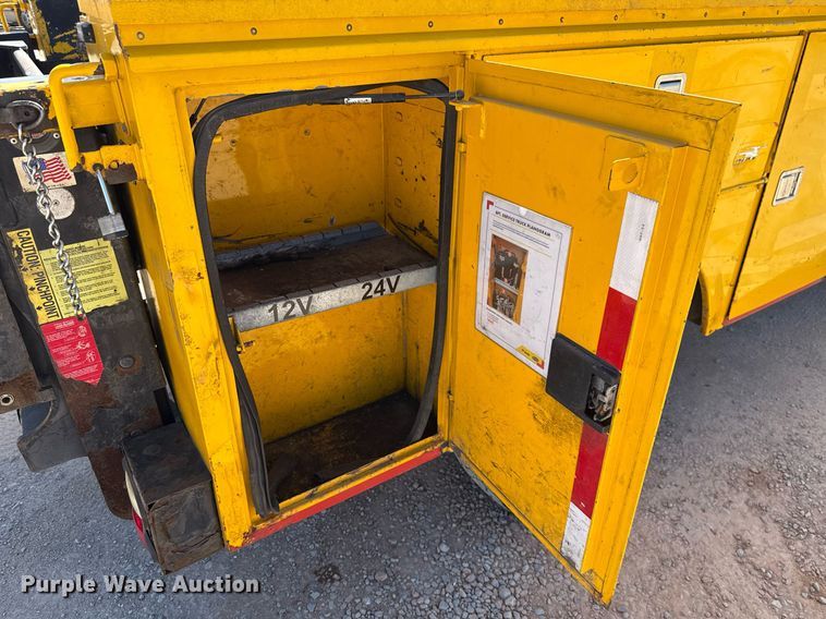 image for item EJ4528 2015 Ford F350 Super Duty XL utility bed pickup truck