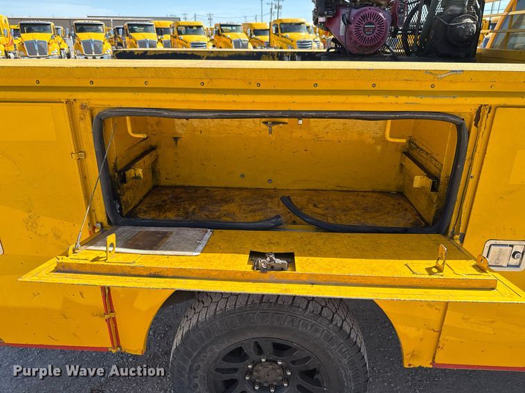 image for item EJ4528 2015 Ford F350 Super Duty XL utility bed pickup truck