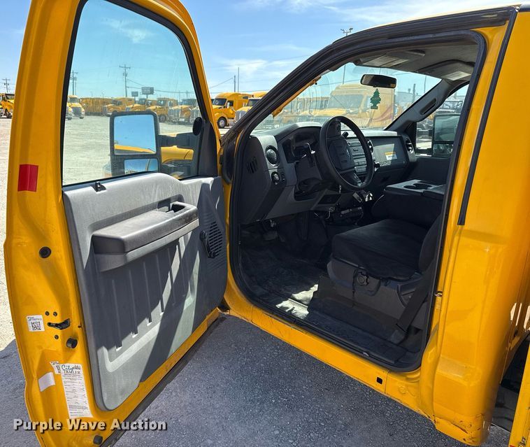 image for item EJ4528 2015 Ford F350 Super Duty XL utility bed pickup truck