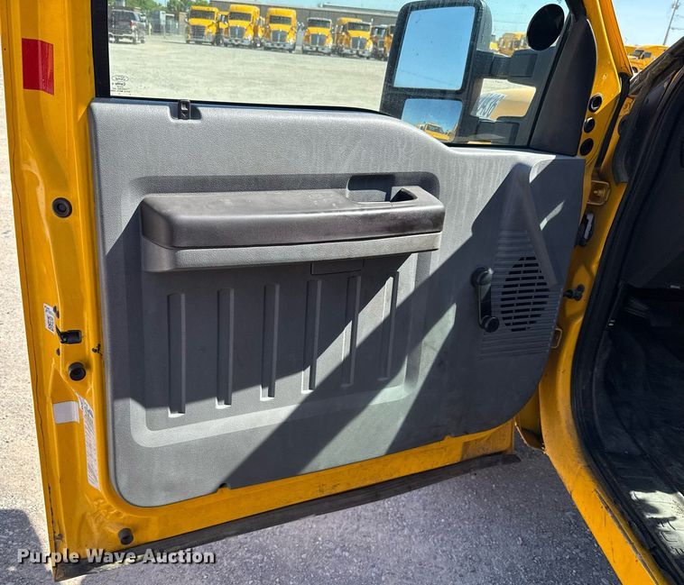 image for item EJ4528 2015 Ford F350 Super Duty XL utility bed pickup truck