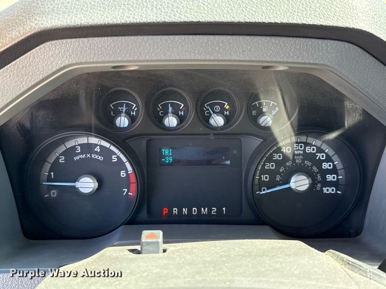 image for item EJ4528 2015 Ford F350 Super Duty XL utility bed pickup truck