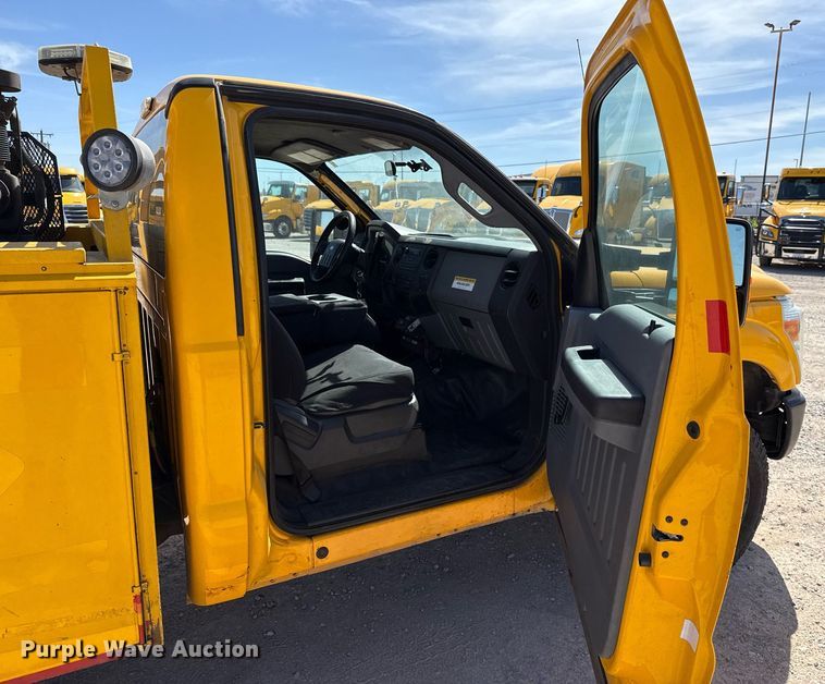 image for item EJ4528 2015 Ford F350 Super Duty XL utility bed pickup truck