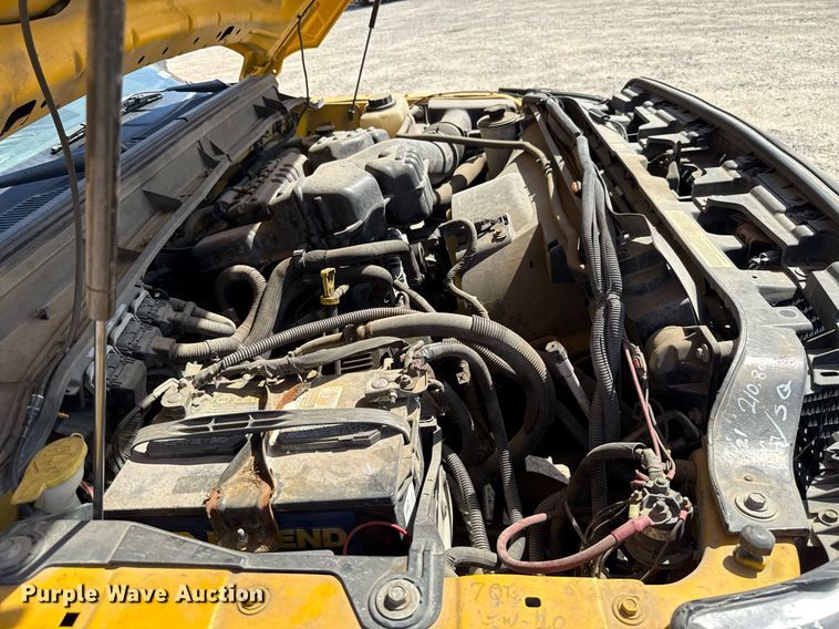 image for item EJ4528 2015 Ford F350 Super Duty XL utility bed pickup truck