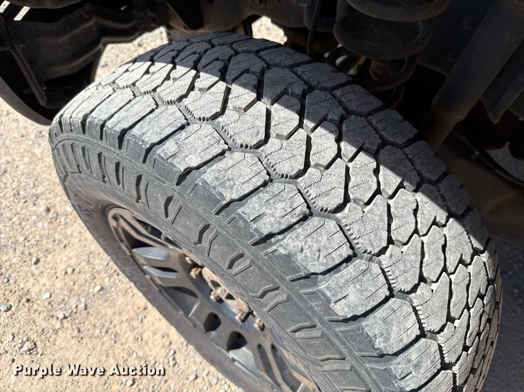 image for item EJ4528 2015 Ford F350 Super Duty XL utility bed pickup truck