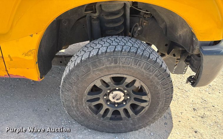 image for item EJ4528 2015 Ford F350 Super Duty XL utility bed pickup truck