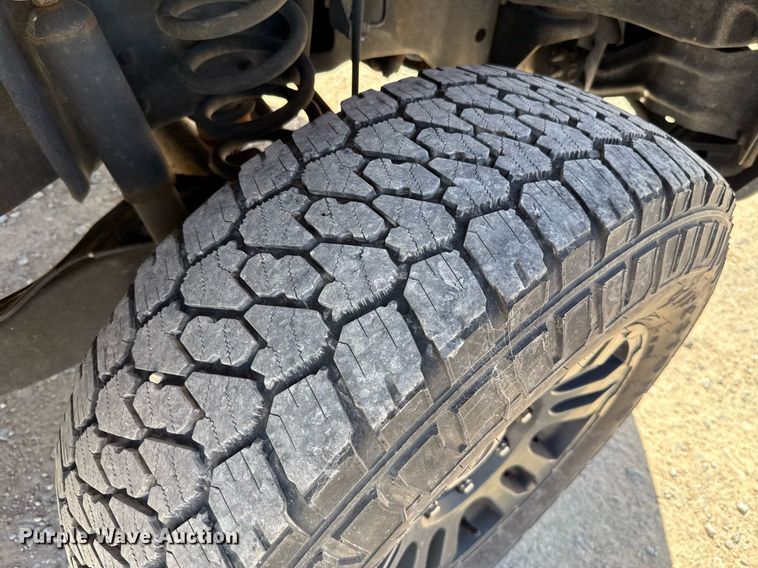 image for item EJ4528 2015 Ford F350 Super Duty XL utility bed pickup truck