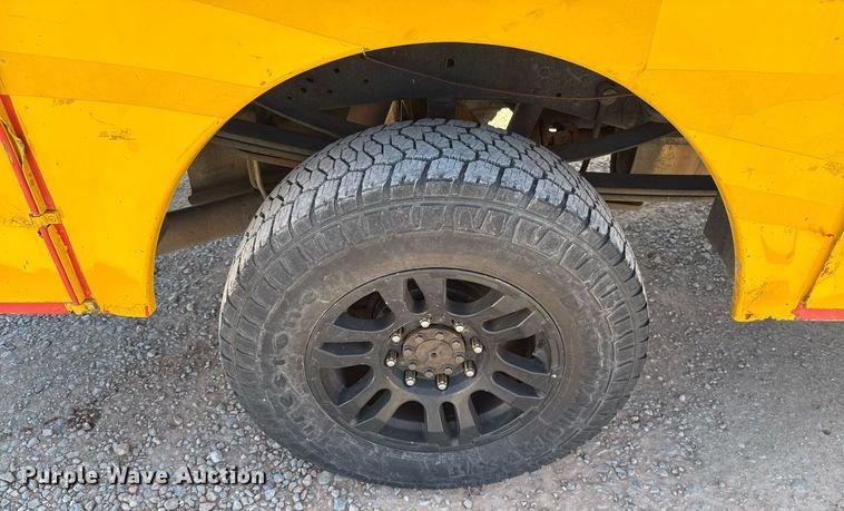 image for item EJ4528 2015 Ford F350 Super Duty XL utility bed pickup truck