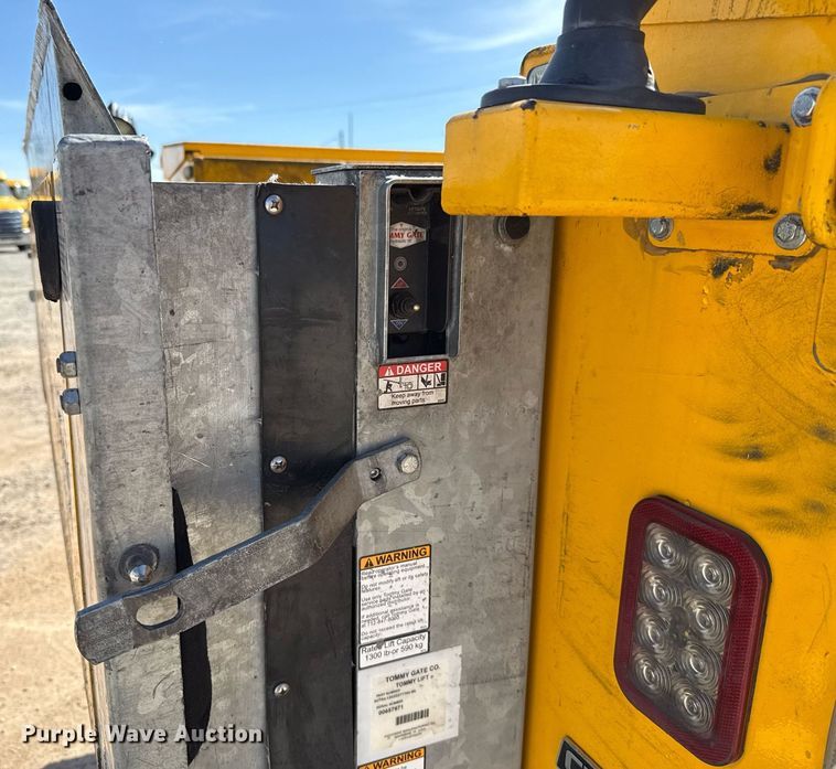 image for item EJ4531 2019 Ford F350 Super Duty XL utility bed pickup truck