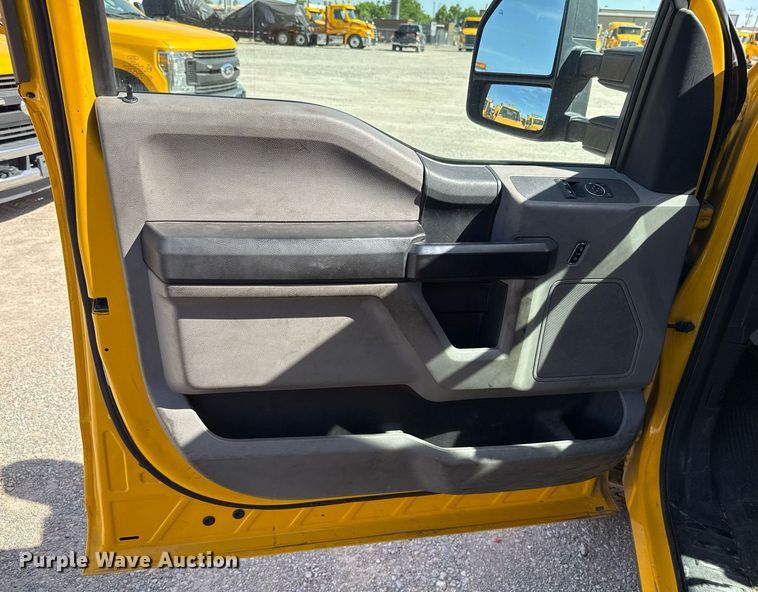 image for item EJ4531 2019 Ford F350 Super Duty XL utility bed pickup truck