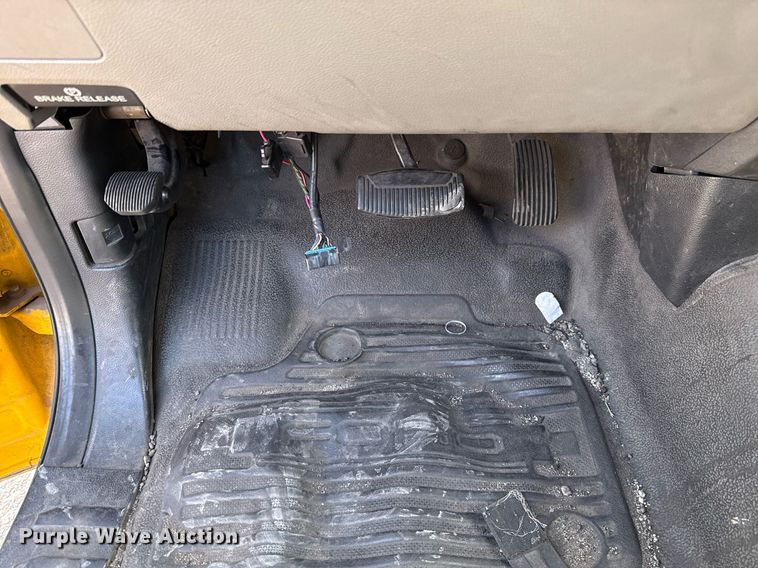 image for item EJ4531 2019 Ford F350 Super Duty XL utility bed pickup truck