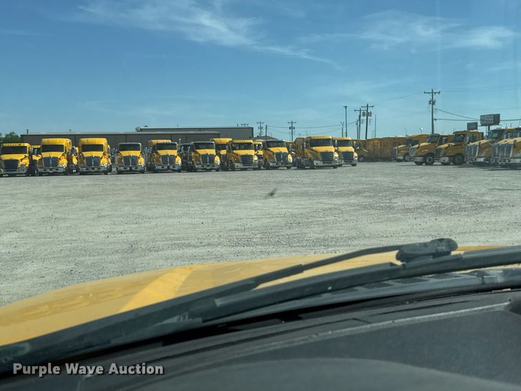 image for item EJ4531 2019 Ford F350 Super Duty XL utility bed pickup truck