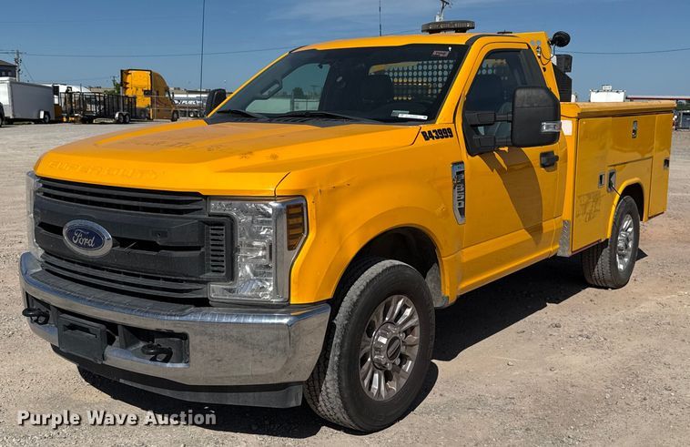 image for item EJ4532 2018 Ford F350 Super Duty XL utility bed pickup truck