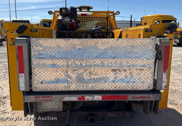 image for item EJ4532 2018 Ford F350 Super Duty XL utility bed pickup truck