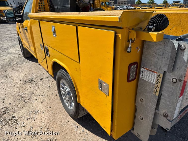 image for item EJ4532 2018 Ford F350 Super Duty XL utility bed pickup truck