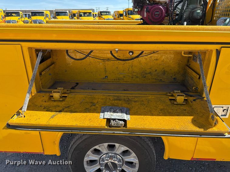 image for item EJ4532 2018 Ford F350 Super Duty XL utility bed pickup truck