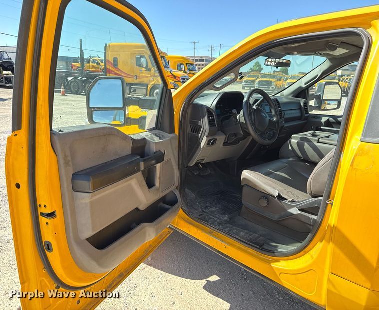 image for item EJ4532 2018 Ford F350 Super Duty XL utility bed pickup truck