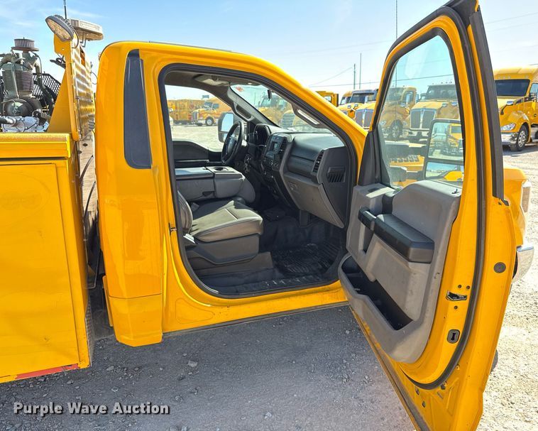 image for item EJ4532 2018 Ford F350 Super Duty XL utility bed pickup truck