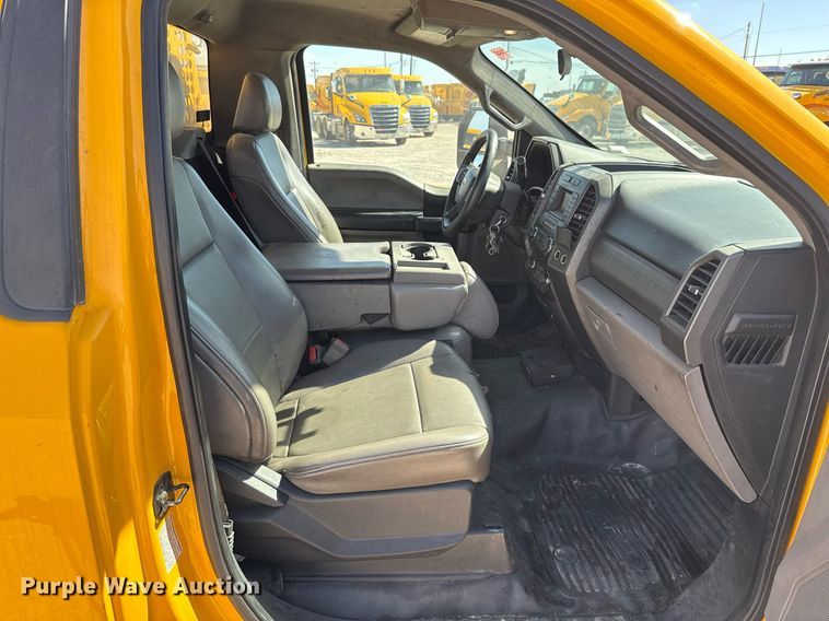 image for item EJ4532 2018 Ford F350 Super Duty XL utility bed pickup truck