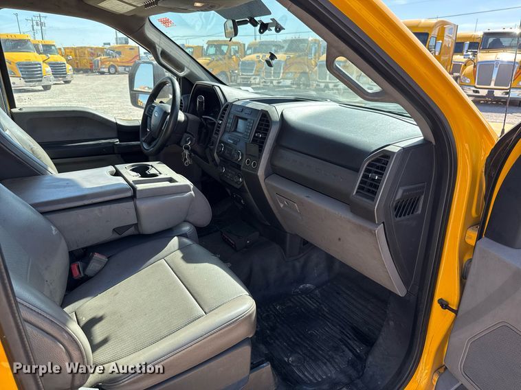 image for item EJ4532 2018 Ford F350 Super Duty XL utility bed pickup truck