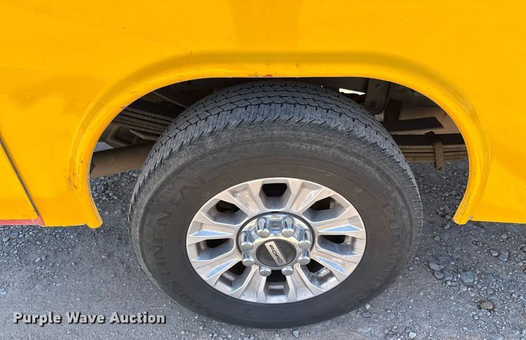 image for item EJ4532 2018 Ford F350 Super Duty XL utility bed pickup truck