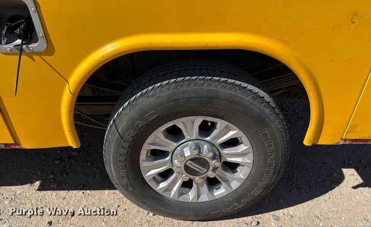 image for item EJ4532 2018 Ford F350 Super Duty XL utility bed pickup truck