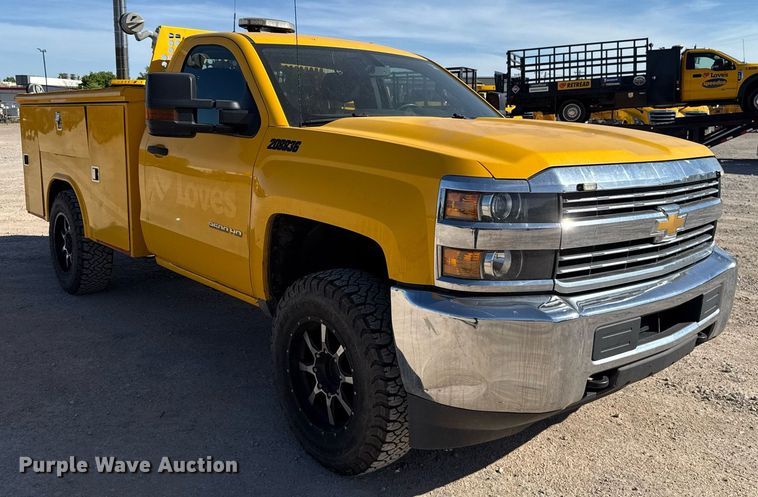 image for item EJ4534 2018 Chevrolet Silverado 3500HD utility bed pickup truck