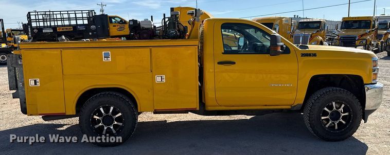 image for item EJ4534 2018 Chevrolet Silverado 3500HD utility bed pickup truck