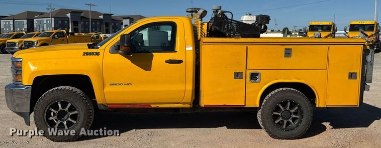 image for item EJ4534 2018 Chevrolet Silverado 3500HD utility bed pickup truck