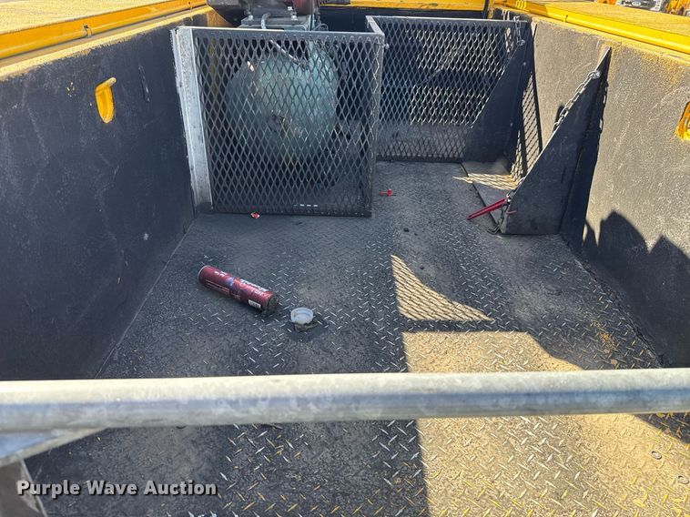 image for item EJ4534 2018 Chevrolet Silverado 3500HD utility bed pickup truck