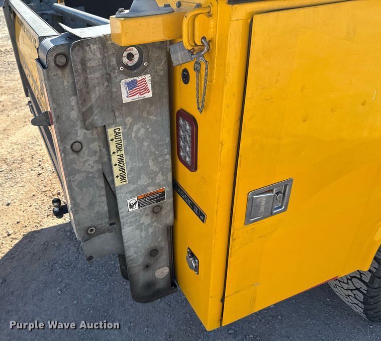 image for item EJ4534 2018 Chevrolet Silverado 3500HD utility bed pickup truck