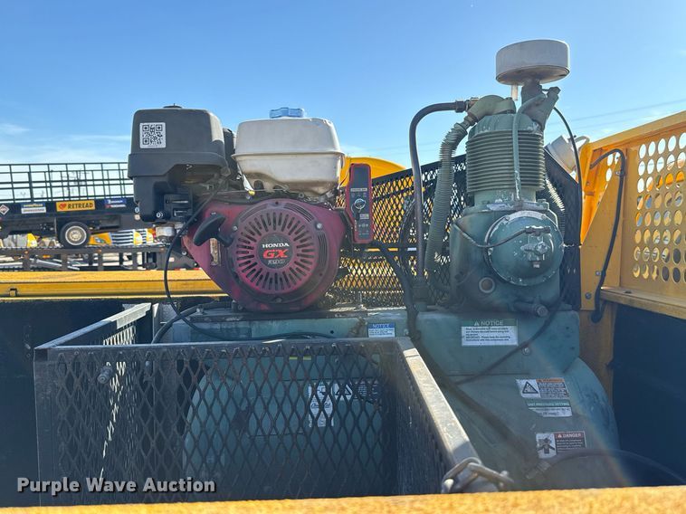 image for item EJ4534 2018 Chevrolet Silverado 3500HD utility bed pickup truck