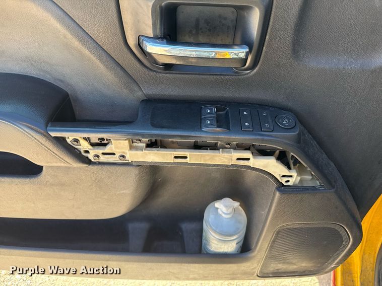 image for item EJ4534 2018 Chevrolet Silverado 3500HD utility bed pickup truck