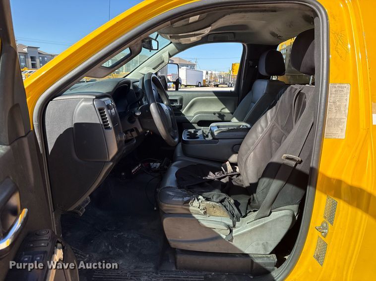 image for item EJ4534 2018 Chevrolet Silverado 3500HD utility bed pickup truck