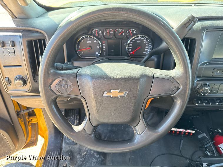 image for item EJ4534 2018 Chevrolet Silverado 3500HD utility bed pickup truck