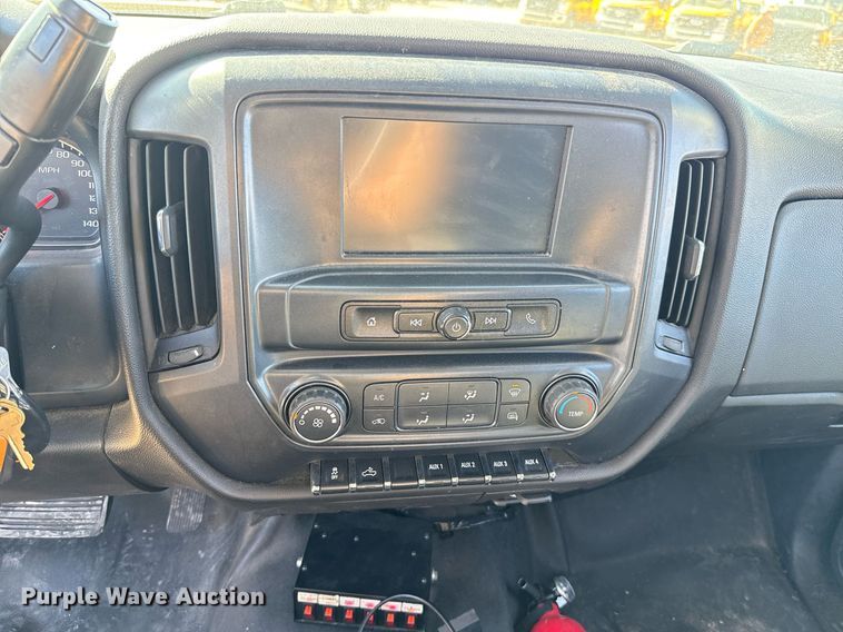 image for item EJ4534 2018 Chevrolet Silverado 3500HD utility bed pickup truck