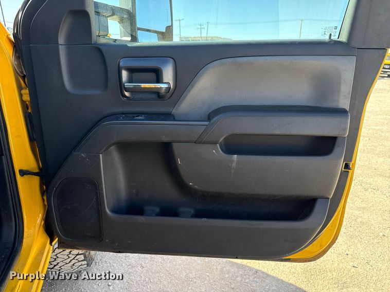 image for item EJ4534 2018 Chevrolet Silverado 3500HD utility bed pickup truck