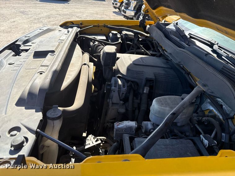 image for item EJ4534 2018 Chevrolet Silverado 3500HD utility bed pickup truck