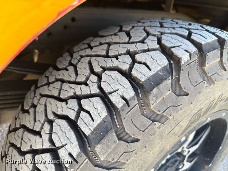 image for item EJ4534 2018 Chevrolet Silverado 3500HD utility bed pickup truck