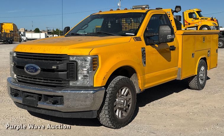 image for item EJ4535 2019 Ford F350 Super Duty XL utility bed pickup truck