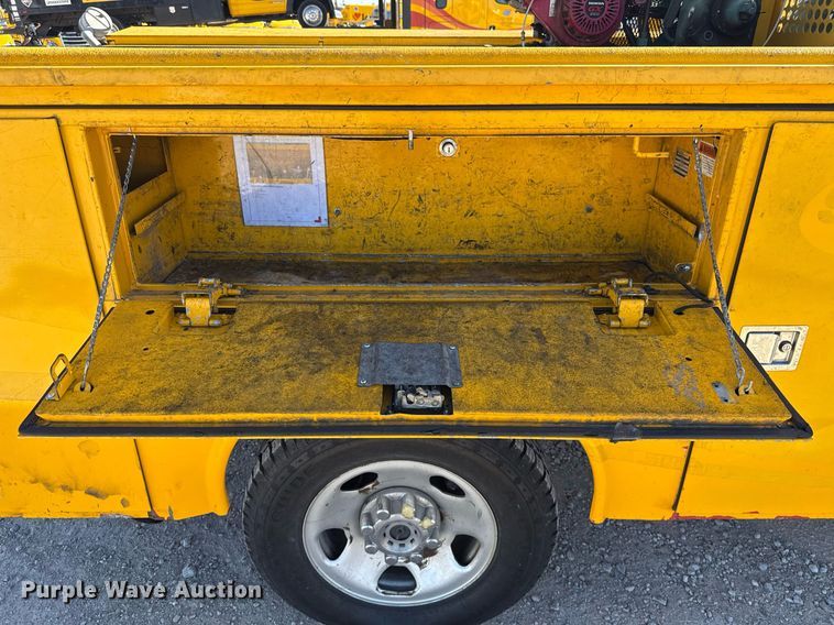 image for item EJ4535 2019 Ford F350 Super Duty XL utility bed pickup truck